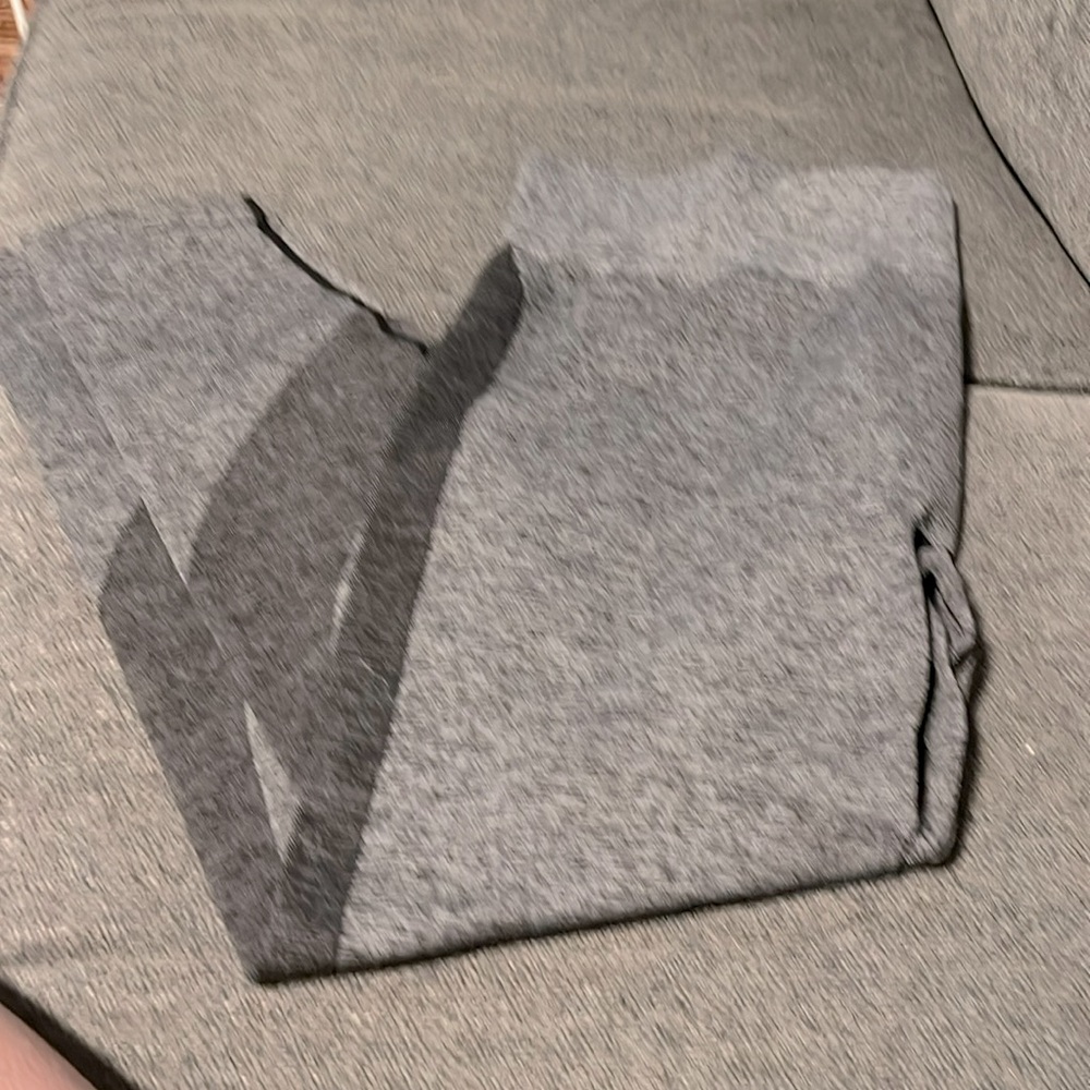 🎈Avis brand leggings. Grey.